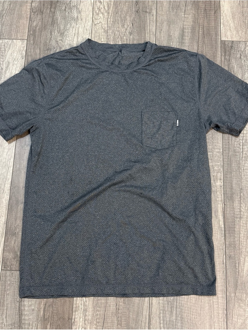 Vuori Men's Dark Heather Charcoal Short Sleeve Pocket Tee